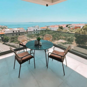 Stunning Seaview Apartment with Pool and Rooftop near Split